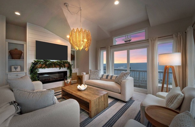 Oceanfront- walk to beach w/pool, hot tub and wrap around deck