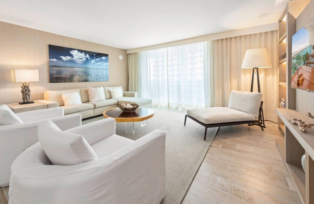 Oceanview Private Condo at 1 Hotel & Homes -1015