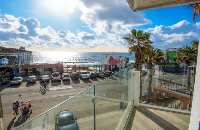 OceanViews Gorgeous - 3 BDR w/Free PKG Sleeps 10