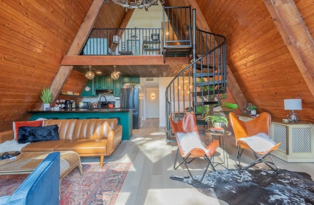October Open! Book Family + Dog-Friendly A-Frame!