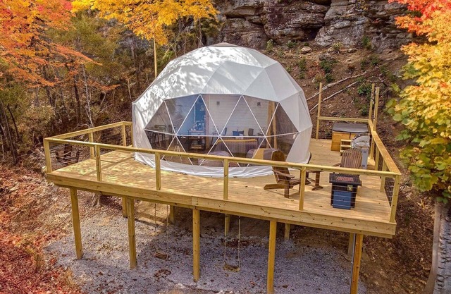 Off-Grid Dome with Private Hot-Tub and Spectacular Sunrise Views in Tennessee