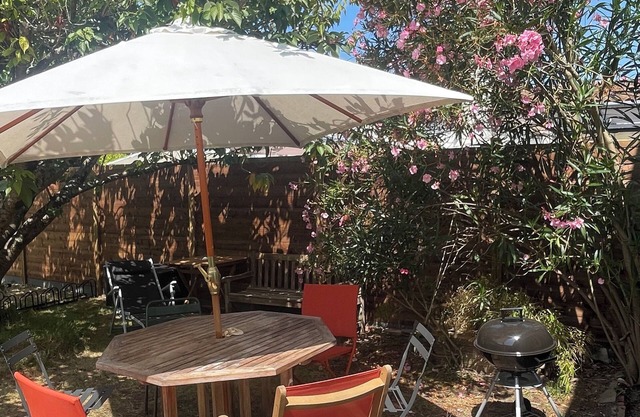 Oleronaise house sleeps 6 totally renovated in the heart of St Georges d'oleron