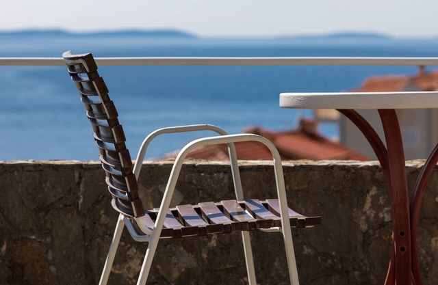 One bedroom apartment with terrace and sea view Nemira, Omiš (A-2828-d)