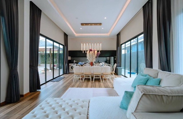 Orange Private Pool Villa, Near Cham Am Beach