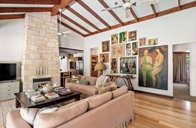 Orchard Homestead: Countryside Retreat