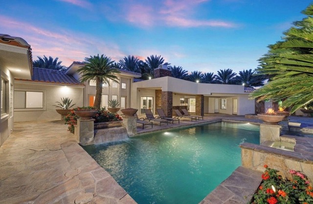 PalmSpring Luxury Vacation Home-Salted Pool & Spa.