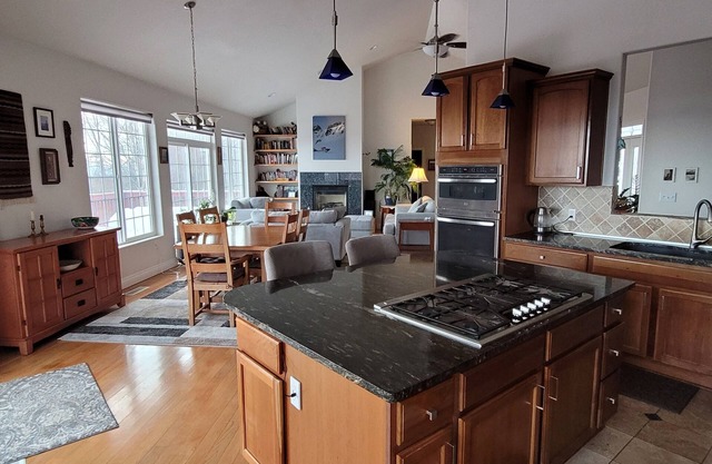 Panoramic Views! Office space! Sauna! Private 1 acre, near trails.