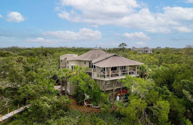 Paradise Found- Stunning Ocean views + Unique Home