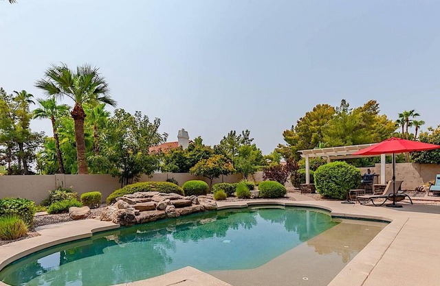 Paradise Retreat 4BR by Casago