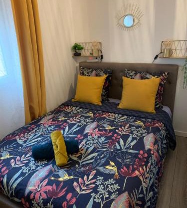 Paris Jolie studio cosy