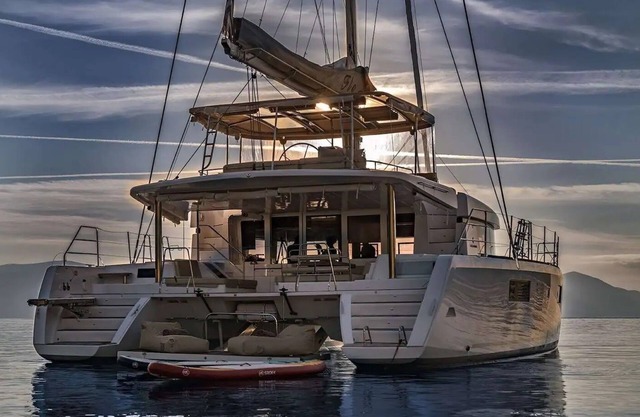 Paros Catamaran - Catamaran in Paros - Flo 52 by Fantasia Villas