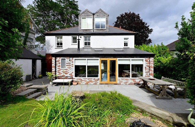 Pass the Keys | 4-Bedroom Retreat in Radyr w/Lush Gardens & Parking