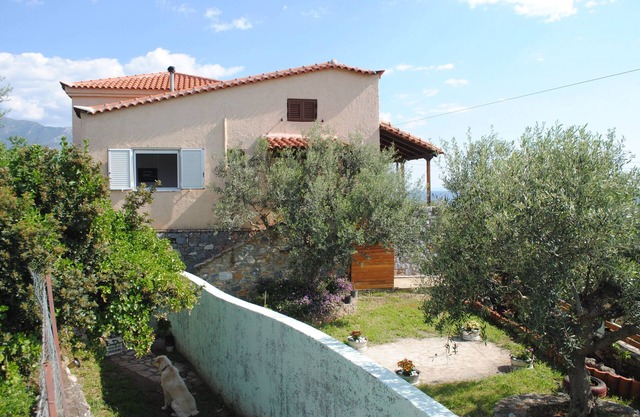 Peaceful apartment with gorgeous view over sea and village