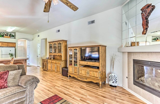 Peaceful Fresno Home, Near Popular Wineries!