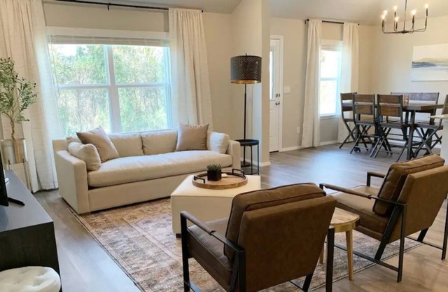 Peaceful home, conveniently located!