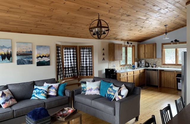 Peaceful Mountain View 4 Bedroom Chalet