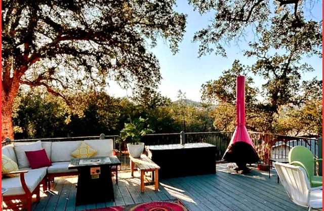 Peaceful mtn retreat with HUGE deck/Hot tub, in YLP, just 40 min to Yosemite.