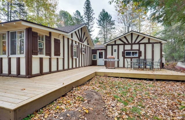 Peaceful Nature Escape on Little Portage Lake!