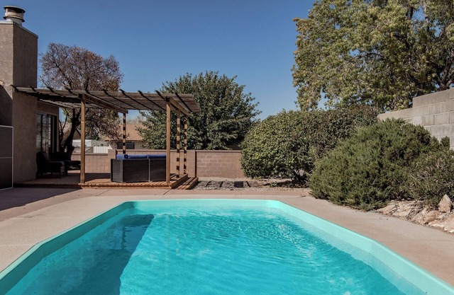 Peaceful, single level pool home