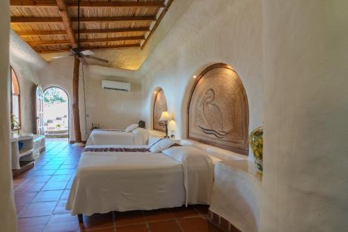 Pelican Eyes Hotel and Resort