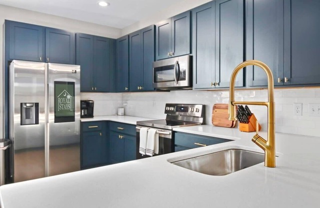 Penny Lane/Park Circle/15m dwtn CHS