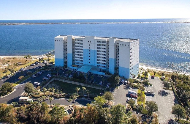 PENSACOLA/PERDIDO FALL DISCOUNTS WATER FRONT RESORT DELUXE 3BED 3BA END SUITE