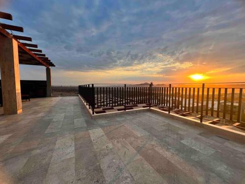 Penthouse with panoramic terrace and pool