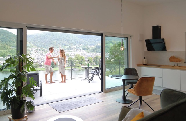 Penthouse with whirlpool, 2 balconies and fantastic panoramic view of the Moselle