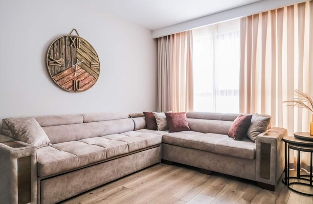 Perfect Flat, 3 min to Metro, 15 min to Vialand