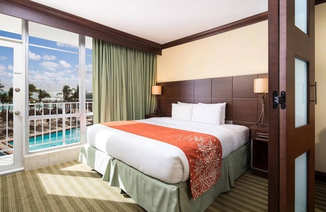 Perfect for Family! Spacious Unit, Beach, Pool, Pets Allowed! Near Ocean Drive!