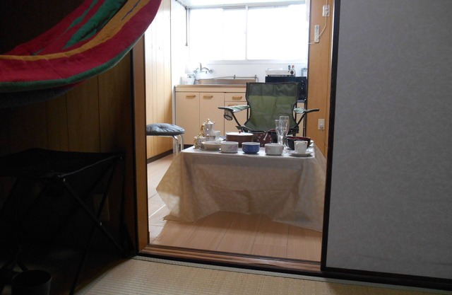 Pet friendly, close to USJ and the planned Expo site. Wooden log house style rooms