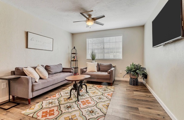 Pet Friendly, Ground Floor Condo, Central Orem