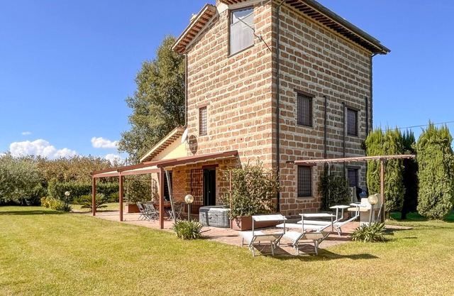 Pet friendly home in Fabrica di Roma (VT) with WiFi