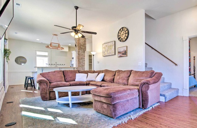 Pet-Friendly Pueblo House w/ Fenced Backyard!