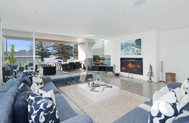 Point Break - Metres to the Sand