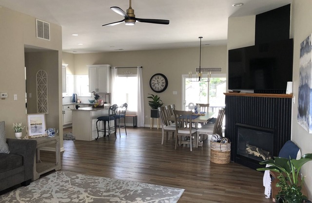 Pool and beach -fun for everyone!