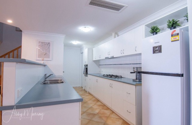 Portside Paradise: Experience Waterfront Lifestyle