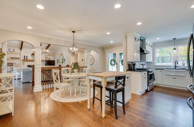 Powell Home w/Fire Pit - 5 Mi to Columbus Zoo!