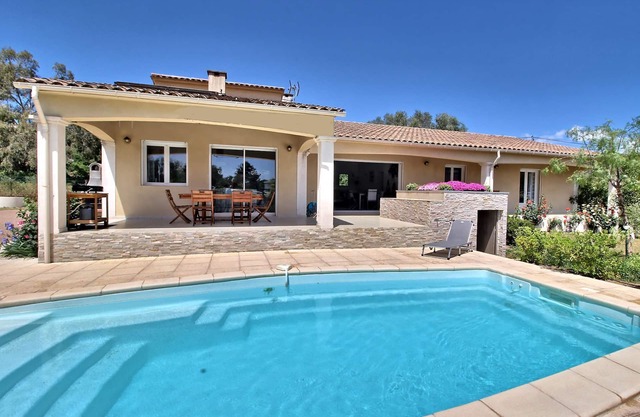 PRETTY SPACIOUS VILLA air-conditioned 160 m2 with swimming pool, 6 people, Porto Vecchio