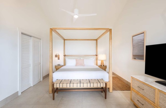 Prime Location! Beachfront Property with Outdoor Pool, Pets are Welcome!
