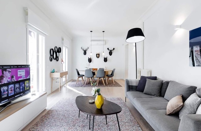 Principe de Vergara Apartment II