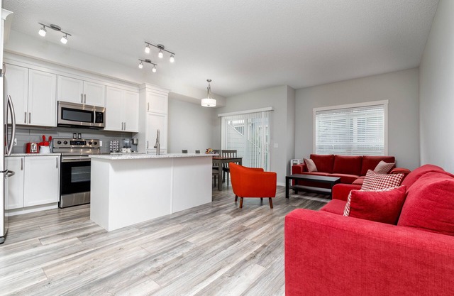 Private 3Bed condo in Sunset | Cochrane AB