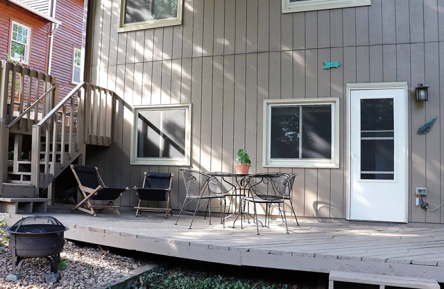 Private Apartment Near Medicine Lake