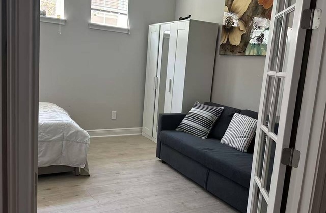 Private Bed/Bathroom in single family home with WiFi and AC in wonderful Orlando