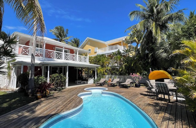 Private Canalfront Paradise with Pool with Beach Access