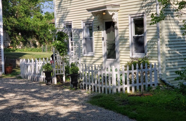 Private garden setting in the heart of Historic downtown Plymouth
