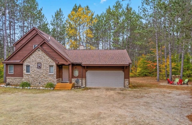 Private Haven, 3B/2 Full Bath, Great Location, Dogs Welcome!