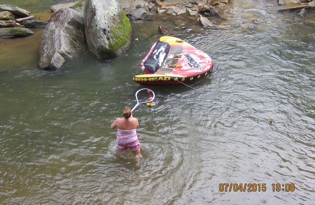 Private! Hot Tubs, Massage Chairs, White Water River 10 FT away Large Decks