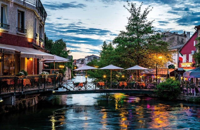 Private house on 1 floor with garden 2200m² and private pool