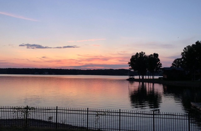 Private Lakefront Log House with Boat Dock